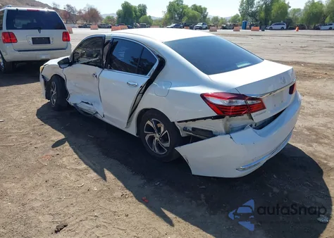 2017 Honda Accord Lx z USA, uszkodzony, nr VIN 1HGCR2F32HA193825